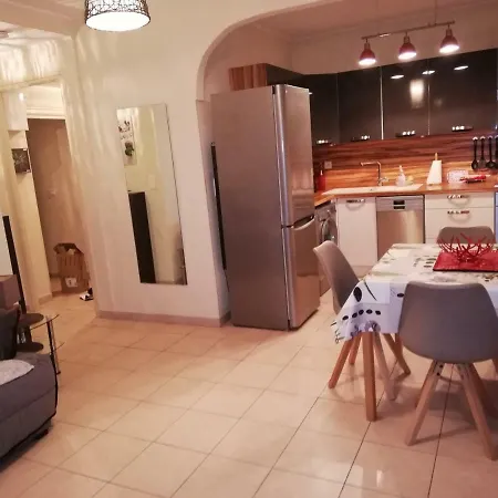 Le Cernuschi Rdc Apartment