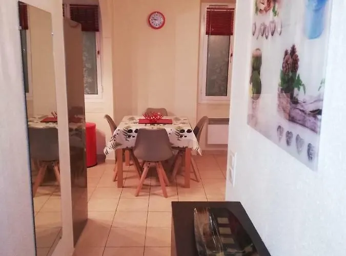 דירה Le Cernuschi Rdc מנטון